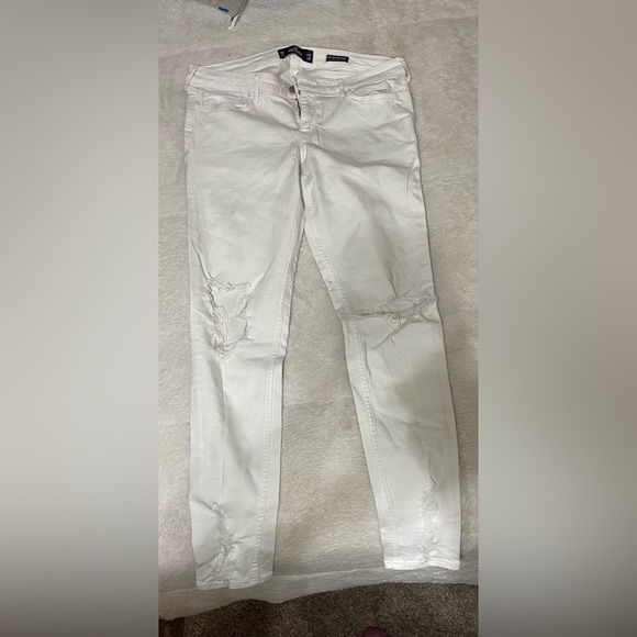Hollister white rip jeans - Picture 1 of 8